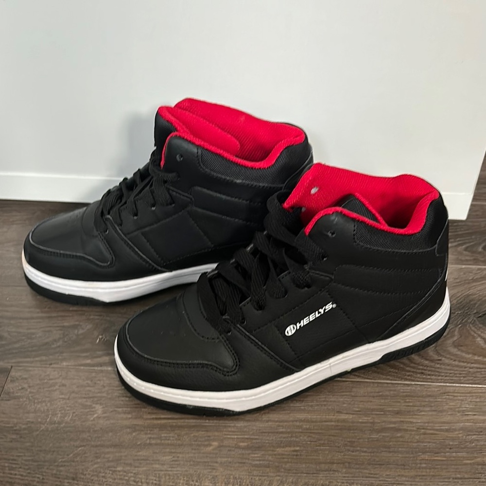 Heelys Kids Black Sneakers with Red Lining